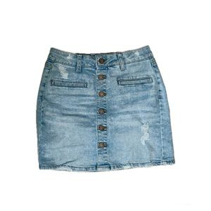 Like NEW! Mini Denim Skirt - Size: Small